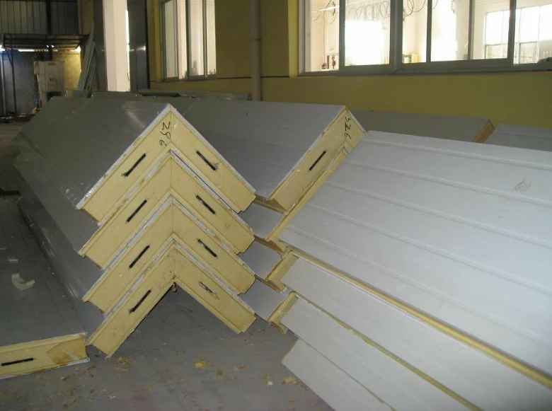 Вертикальная угловая сэндвич панель ППУ