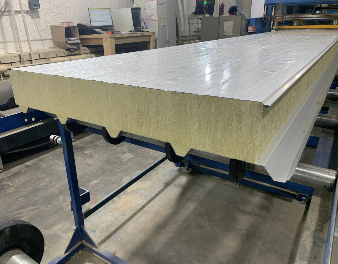 Дорожное ограждение (отбойник) на объекте